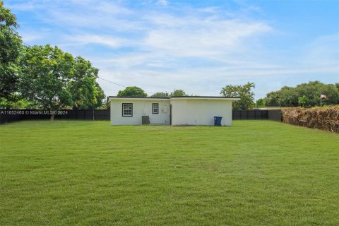 House in Miami Gardens, Florida 3 bedrooms, 106.65 sq.m. № 1347912 - photo 19