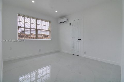 Casa en venta en Miami Gardens, Florida, 3 dormitorios, 106.65 m2 № 1347912 - foto 15