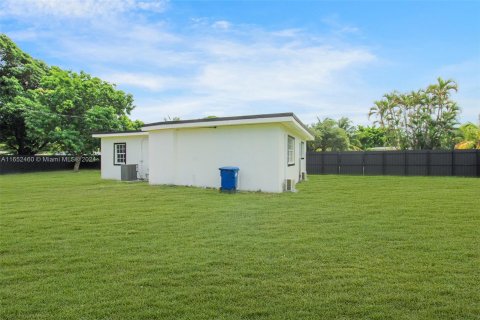 Villa ou maison à vendre à Miami Gardens, Floride: 3 chambres, 106.65 m2 № 1347912 - photo 22