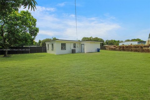 Villa ou maison à vendre à Miami Gardens, Floride: 3 chambres, 106.65 m2 № 1347912 - photo 20