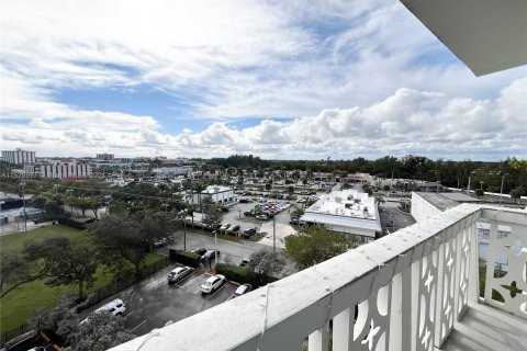 Купить кондоминиум в Норт-Майами, Флорида 1 спальня, 72.28м2, № 1000411 - фото 9