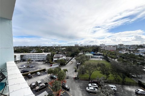 Condominio en venta en North Miami, Florida, 1 dormitorio, 72.28 m2 № 1000411 - foto 10