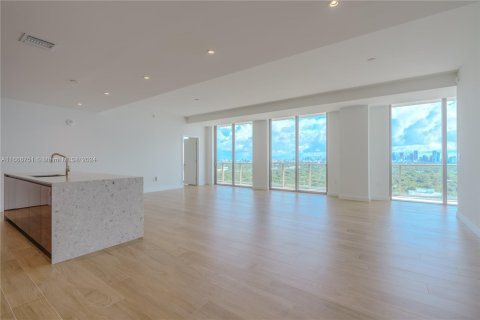 Condominio en venta en Miami, Florida, 3 dormitorios, 191.19 m2 № 1381686 - foto 3