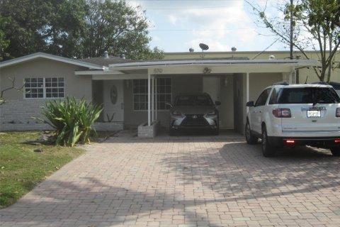 Купить виллу или дом в Форт-Лодердейл, Флорида 3 спальни, 94.02м2, № 1139412 - фото 9