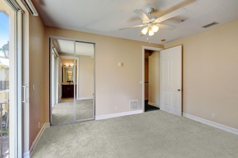 Townhouse in Pompano Beach, Florida 3 bedrooms, 248.05 sq.m. № 1139463 - photo 24