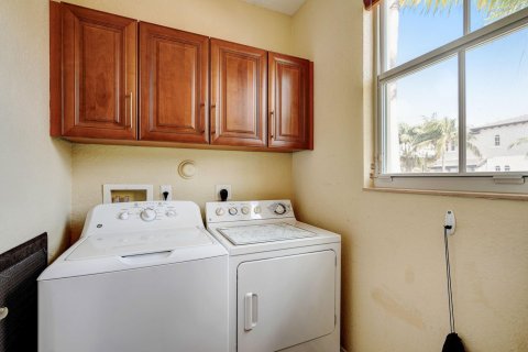 Townhouse in Pompano Beach, Florida 3 bedrooms, 248.05 sq.m. № 1139463 - photo 19