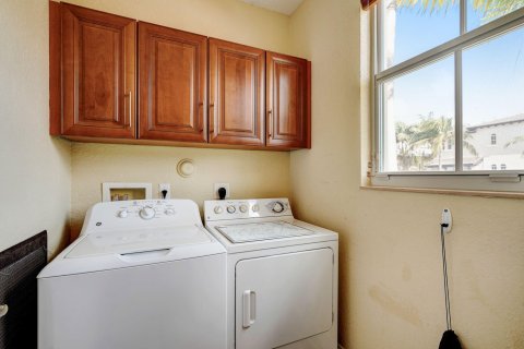 Townhouse in Pompano Beach, Florida 3 bedrooms, 248.05 sq.m. № 1139463 - photo 5