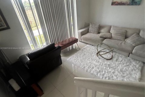 Townhouse in Lauderhill, Florida 2 bedrooms, 104.05 sq.m. № 1097015 - photo 19