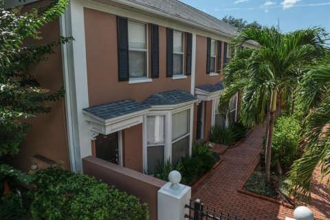 Adosado en venta en Tampa, Florida, 2 dormitorios, 117.89 m2 № 1392159 - foto 27