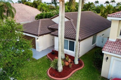 House in Miramar, Florida 3 bedrooms, 160.81 sq.m. № 1175878 - photo 8