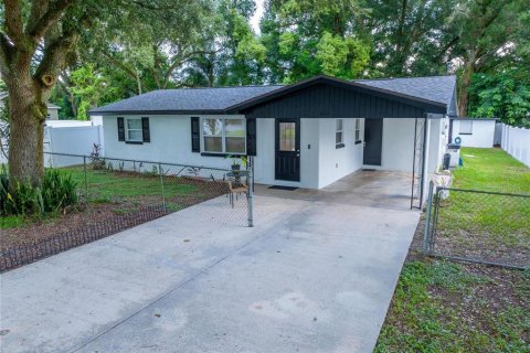 House in Zephyrhills, Florida 3 bedrooms, 103.31 sq.m. № 1340876 - photo 3