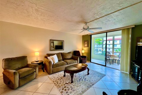 Condo in Lauderdale Lakes, Florida, 1 bedroom  № 1223659 - photo 27