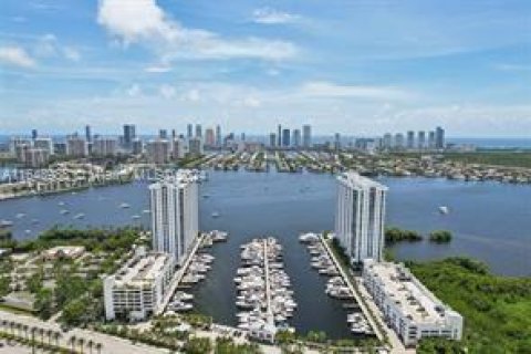 Copropriété à vendre à North Miami Beach, Floride: 4 chambres, 338.72 m2 № 1348078 - photo 7