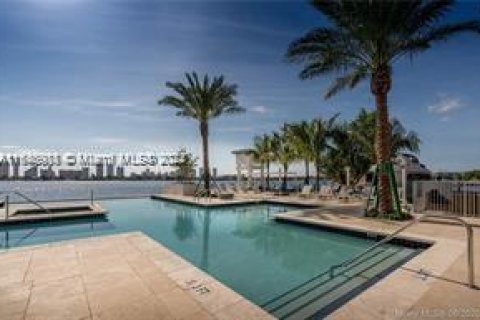 Copropriété à vendre à North Miami Beach, Floride: 4 chambres, 338.72 m2 № 1348078 - photo 21