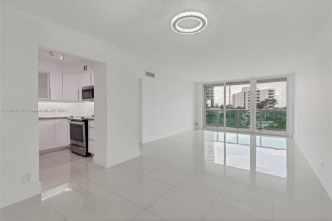 Copropriété à vendre à Sunny Isles Beach, Floride: 2 chambres, 126.07 m2 № 1348079 - photo 8