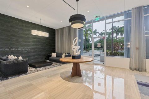 Condominio en venta en Sunny Isles Beach, Florida, 2 dormitorios, 126.07 m2 № 1348079 - foto 19