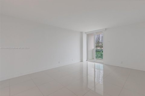 Copropriété à vendre à Sunny Isles Beach, Floride: 2 chambres, 126.07 m2 № 1348079 - photo 2