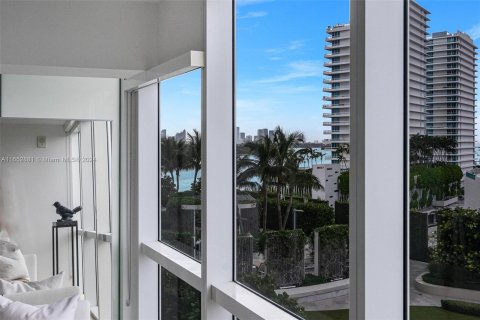 Condo in Miami Beach, Florida, 1 bedroom  № 1348125 - photo 15