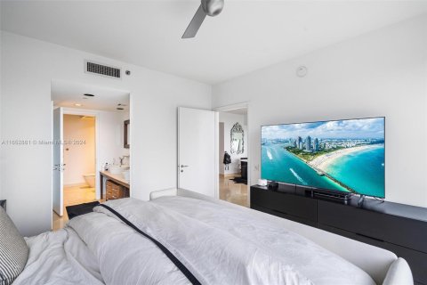 Condo in Miami Beach, Florida, 1 bedroom  № 1348125 - photo 10