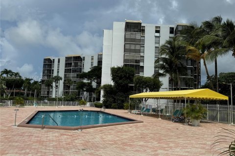 Condo in Aventura, Florida, 1 bedroom  № 1348126 - photo 14