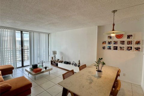 Condo in Aventura, Florida, 1 bedroom  № 1348126 - photo 3