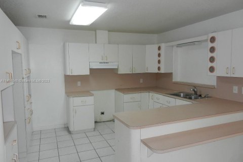House in Homestead, Florida 4 bedrooms, 229.38 sq.m. № 865968 - photo 19