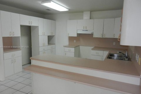 House in Homestead, Florida 4 bedrooms, 229.38 sq.m. № 865968 - photo 20
