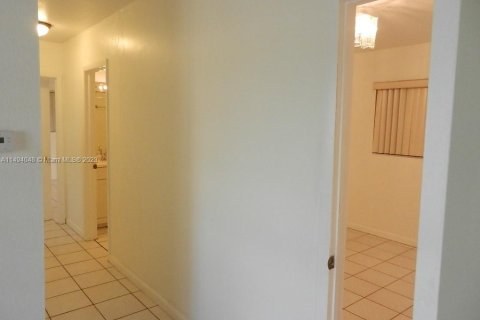 House in Homestead, Florida 4 bedrooms, 229.38 sq.m. № 865968 - photo 23