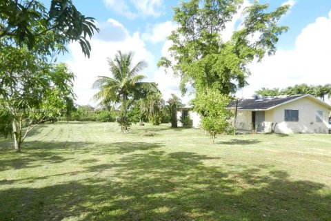 House in Homestead, Florida 4 bedrooms, 229.38 sq.m. № 865968 - photo 11
