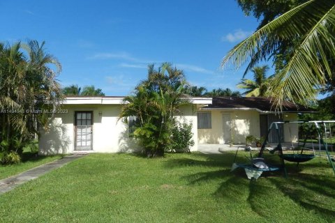 House in Homestead, Florida 4 bedrooms, 229.38 sq.m. № 865968 - photo 5