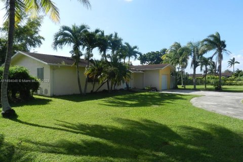 Casa en venta en Homestead, Florida, 4 dormitorios, 229.38 m2 № 865968 - foto 1