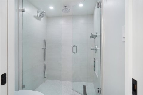 Condo in Fort Lauderdale, Florida, 3 bedrooms  № 1179808 - photo 17