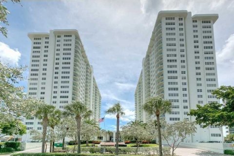 Condo in Fort Lauderdale, Florida, 3 bedrooms  № 1179808 - photo 3