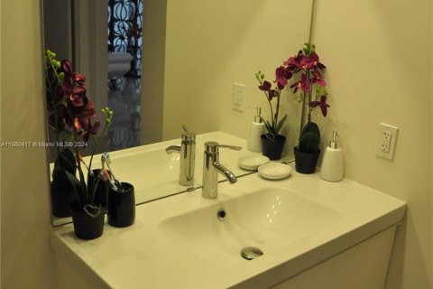 Condo in Aventura, Florida, 1 bedroom  № 1092440 - photo 6