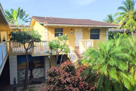 Copropriété à vendre à Fort Lauderdale, Floride: 2 chambres, 62.71 m2 № 1384035 - photo 1