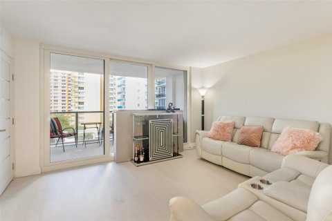 Condominio en venta en Hollywood, Florida, 2 dormitorios, 106.19 m2 № 830578 - foto 16