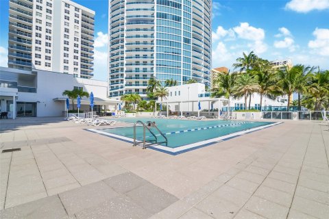 Condominio en venta en Hollywood, Florida, 2 dormitorios, 106.19 m2 № 830578 - foto 4