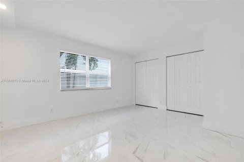 Condominio en venta en Fort Lauderdale, Florida, 1 dormitorio, 57.6 m2 № 1117158 - foto 10