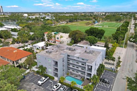 Condominio en venta en Fort Lauderdale, Florida, 1 dormitorio, 57.6 m2 № 1117158 - foto 20