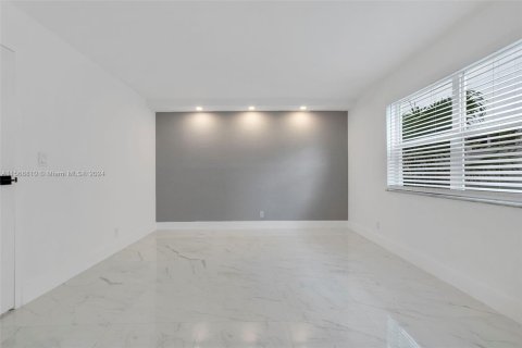 Condo in Fort Lauderdale, Florida, 1 bedroom  № 1117158 - photo 8