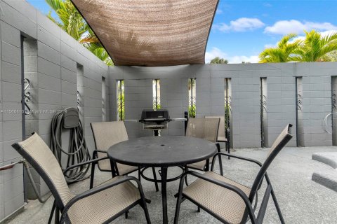 Condo in Fort Lauderdale, Florida, 1 bedroom  № 1117158 - photo 16