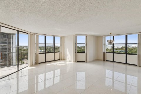 Condo in Miami, Florida, 2 bedrooms  № 1305824 - photo 4