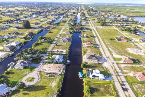 Купить земельный участок в Кейп-Корал, Флорида № 221433 - фото 13