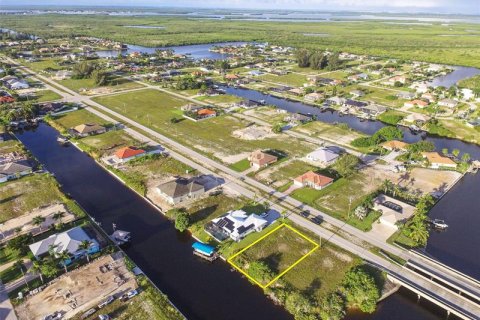 Купить земельный участок в Кейп-Корал, Флорида № 221433 - фото 11