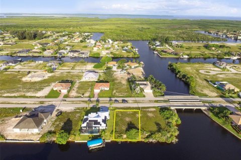 Купить земельный участок в Кейп-Корал, Флорида № 221433 - фото 9