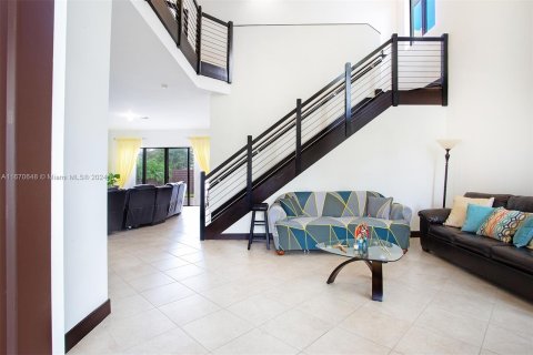 Casa en venta en Miami, Florida, 4 dormitorios, 241.27 m2 № 1391615 - foto 5