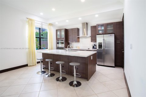 Casa en venta en Miami, Florida, 4 dormitorios, 241.27 m2 № 1391615 - foto 9