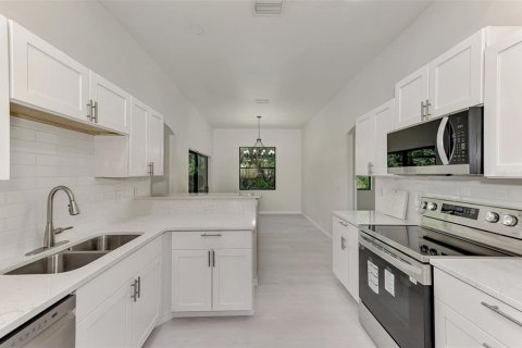 Villa ou maison à vendre à North Port, Floride: 3 chambres, 171.31 m2 № 1110112 - photo 21