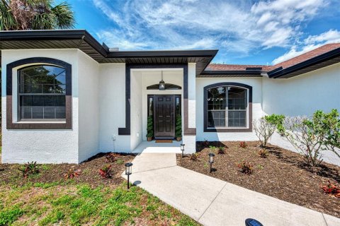Casa en venta en North Port, Florida, 3 dormitorios, 171.31 m2 № 1110112 - foto 1
