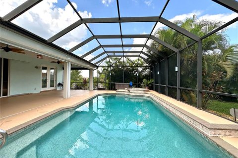 Villa ou maison à louer à Punta Gorda, Floride: 3 chambres, 198.9 m2 № 1371830 - photo 3